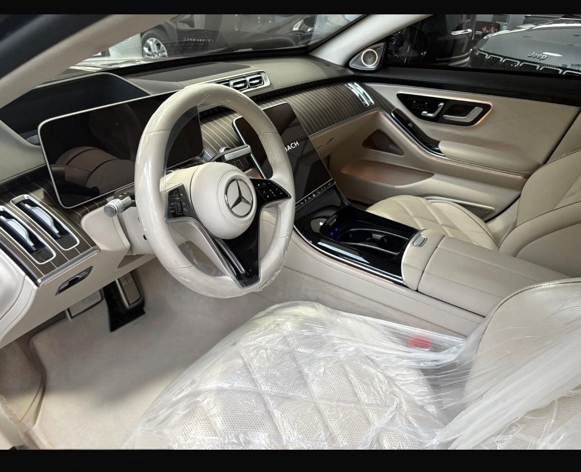 Interior Mercedes Maybach cuero blanco